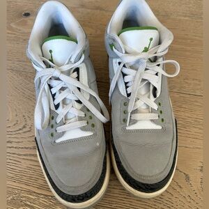 Gray Jordan Mid
Worn…but still decent condition